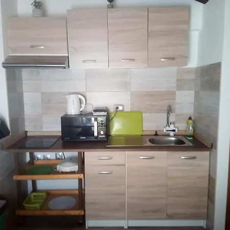 17603a Apartment *