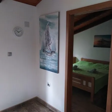 17603a Apartment *