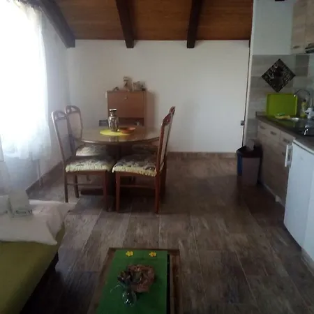 17603a Apartment